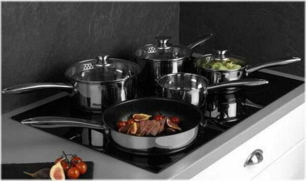 RUSSELL HOBBS Classi 839c5955317d4a7b6439403def93c97b