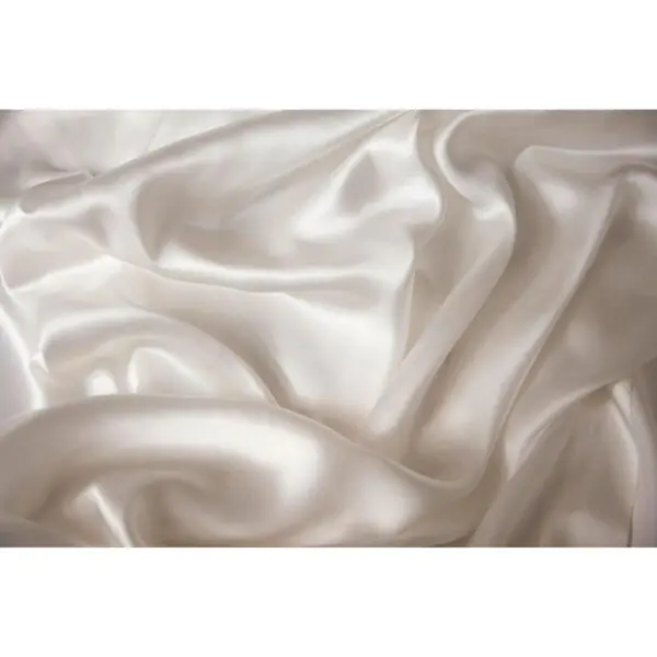 Belledorm 100% Mulberry Silk Ivory Duvet Cover in 3 sizes - Image 3