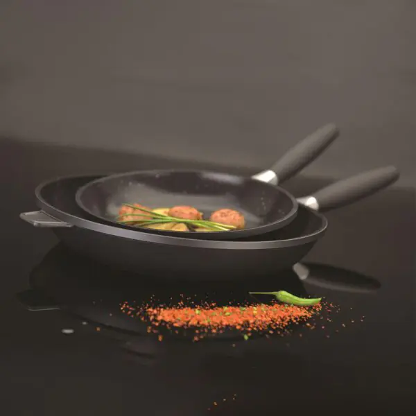 BergHOFF Eurocast Non-Stick Frying Pans, 3 Piece Set - Image 4