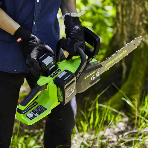 Greenworks 48V 36cm Cordless Brushless Chainsaw + 2 x 24V (4Ah) Battery and 2Ah Twin Charger Bundle - Image 3